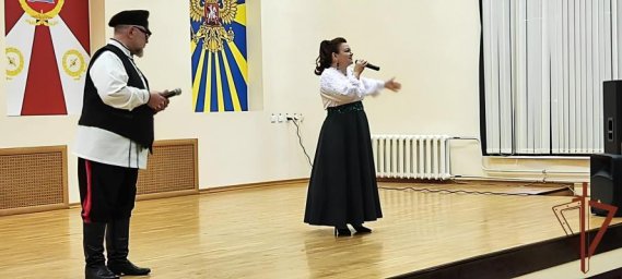 В Чкаловске состоялся яркий концерт агитбригады Росгвардии с Петром и Мариной Суховыми в рамках празднования Дня защитника Отече