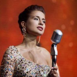 Гимн легендарной любви зазвучал в интерпретации московской певицы Tolana